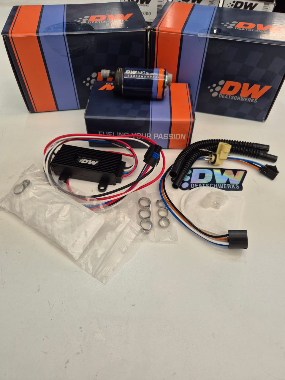 9-441-C101-0900 Fuel Pump DW440 440lph brushless incl spd cntr+kit